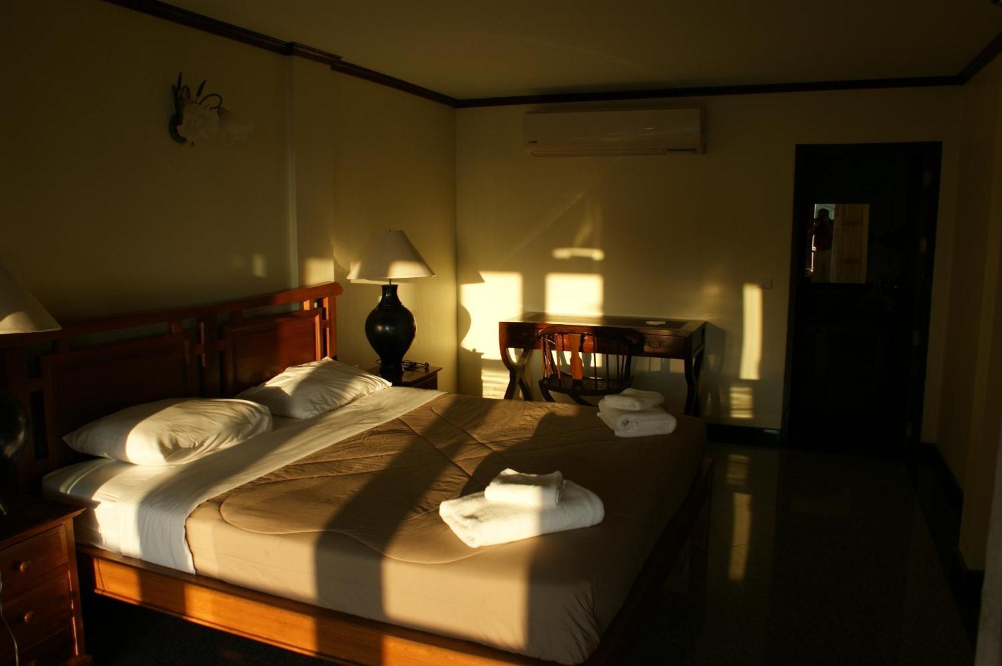 Prince Edouard Apartments & Resort Sha Extra Plus Patong Habitación foto