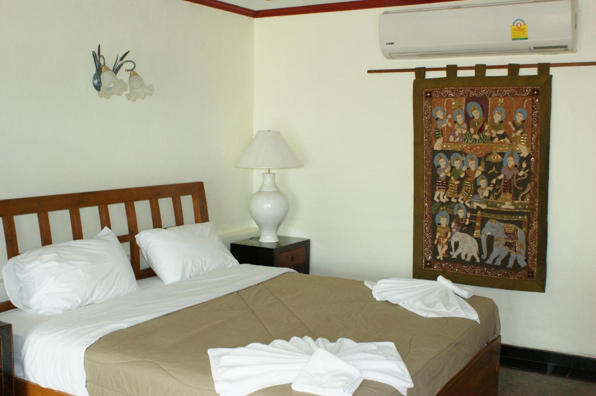Prince Edouard Apartments & Resort Sha Extra Plus Patong Habitación foto